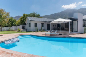 Maison la Bruyere - Totally new Holiday House with Pool, Hottub and Wifi